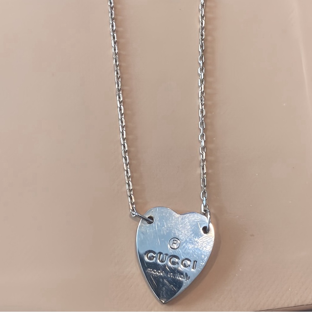 Beautiful Gucci heart necklace ,authentic 
Purchased from Nordstrom